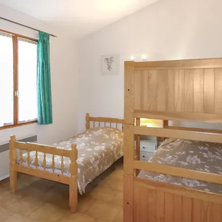 2 Bedroom Gorgeous In *