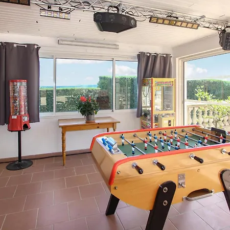 2 Bedroom Gorgeous In Holiday home Bessas