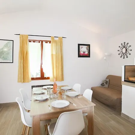 2 Bedroom Gorgeous In * Bessas